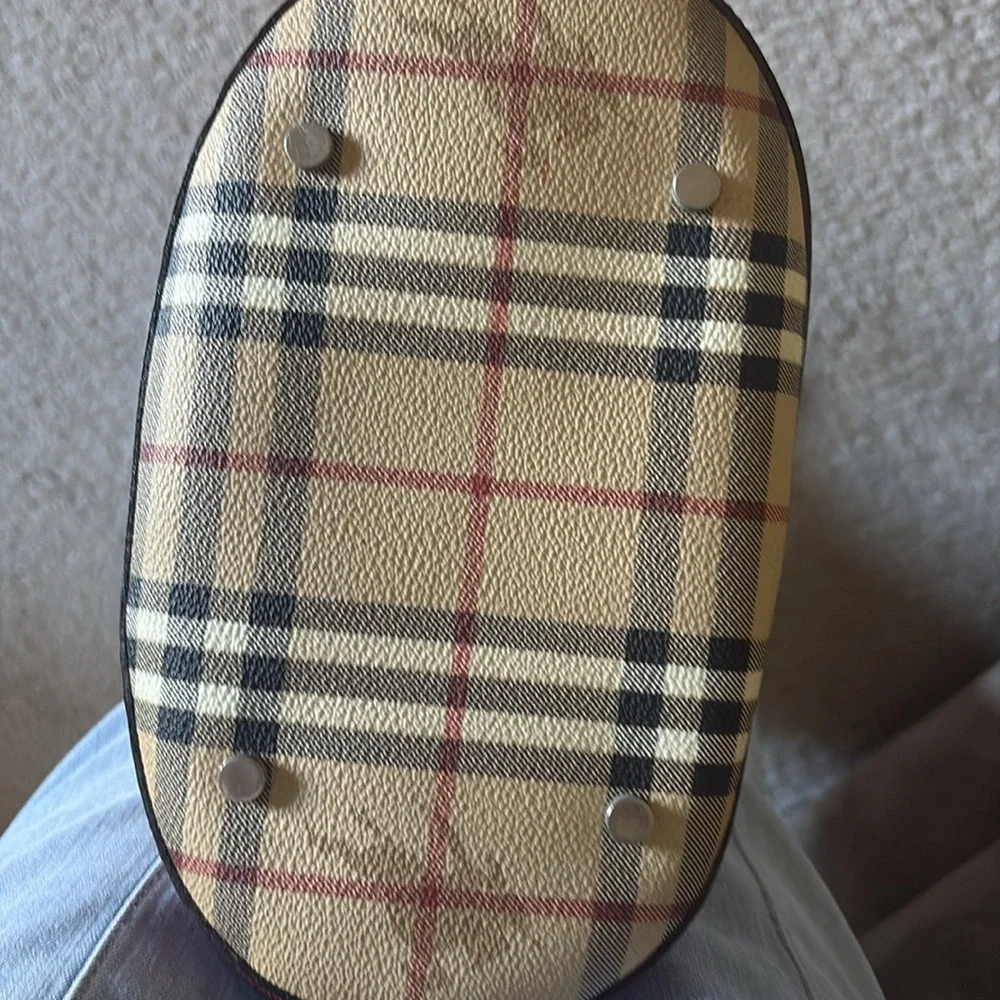 Burberry Haywood EUC Vintage Bucket Monogram Plaid Women's Tote - Picture 7 of 11